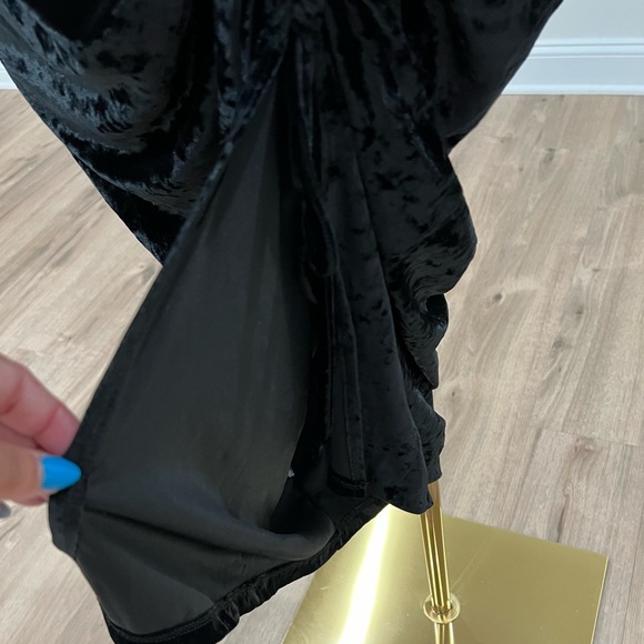 REBDOLLS Velvet Ruched Bodycon Dress - Picture 6 of 15